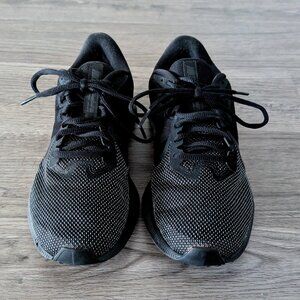 Nike Men's Black and Gray Athletic Shoes